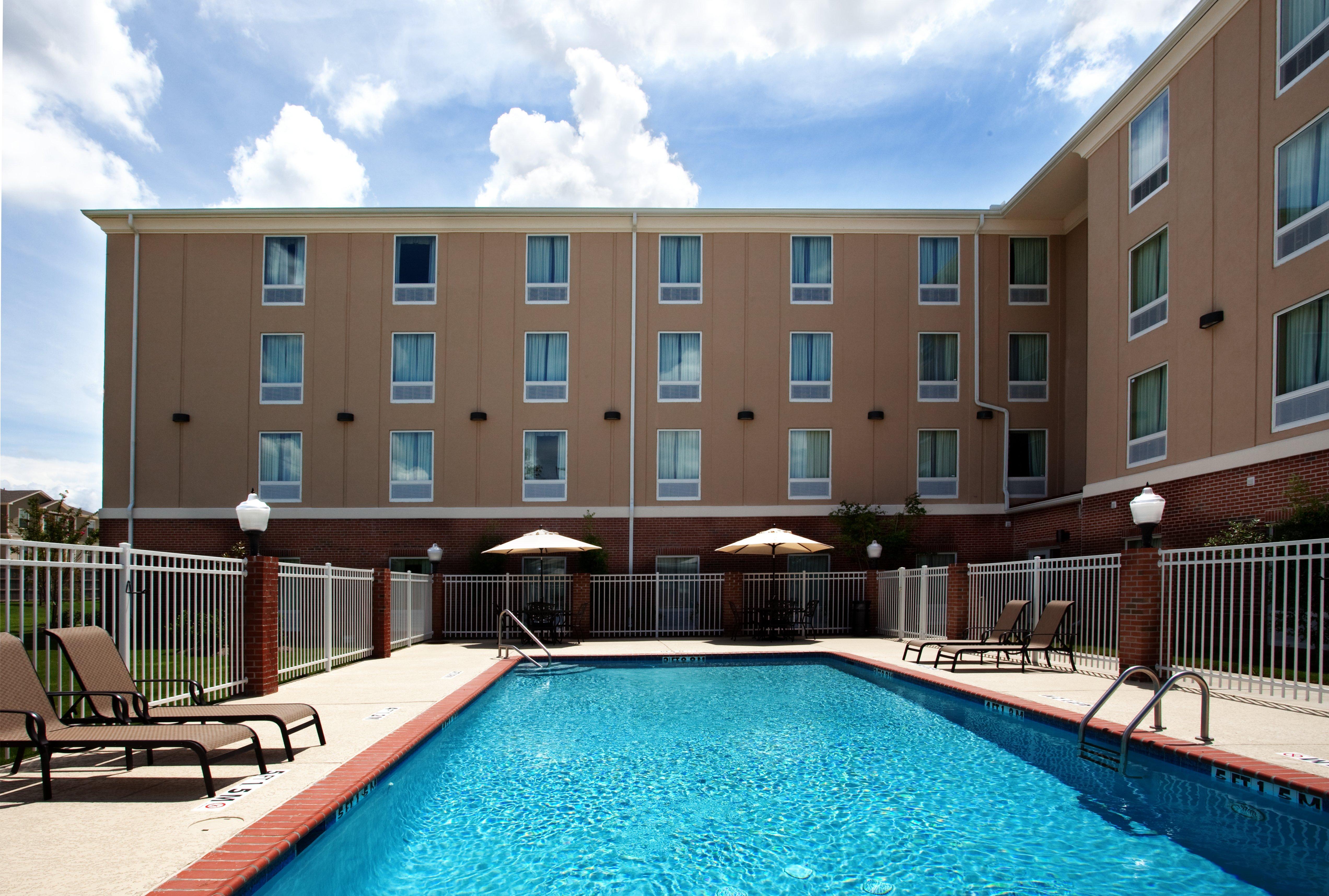Holiday Inn Express & Suites Baton Rouge East By Ihg Prairieville Exterior photo